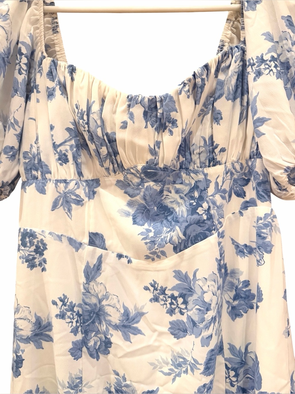 ABERCROMBIE & FITCH Blue and White Floral Puff-Sleeve Midi Dress NWOT 💙🤍🩵 - Picture 7 of 10